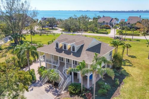 92 Tidy Island Blvd, BRADENTON, FL, 34210-3303 | Card Image