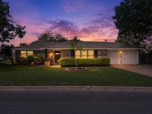 3924 Westerly Rd, Benbrook, TX, 76116-8584 | Card Image