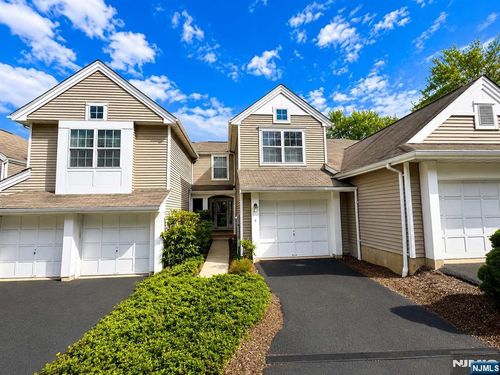 4 Woodmont Dr, Randolph, NJ, 07869-3736 | Card Image