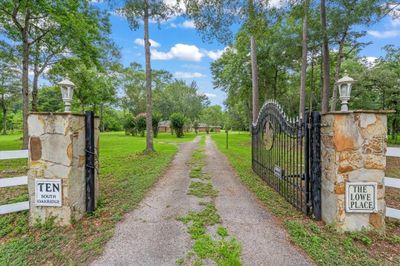 Private Gate to Property | Image 2