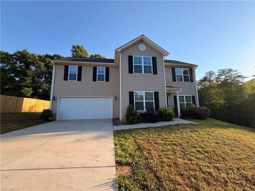948 Brentwood Park Ln, Rural Hall, NC, 27045-9019 | Card Image