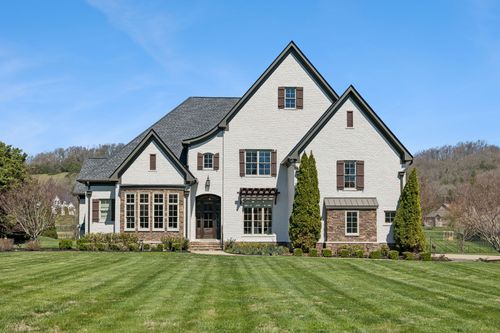 5016 Buds Farm Ln, Franklin, TN, 37064-7637 | Card Image