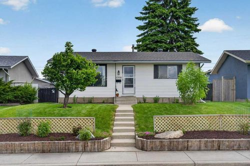 1308 Pensacola Way Se, Calgary, AB, T2A2H2 | Card Image