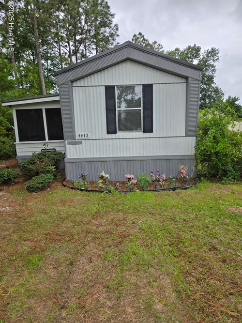 4613 Oakcrest Dr Se, Southport, NC, 28461-8779 | Card Image