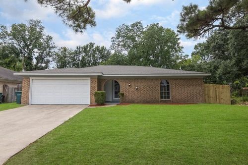 92 Sparrow Way, Beaumont, TX, 77707-2062 | Card Image