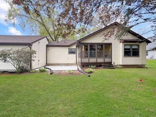 17-1-1020 Bertram Dr, Freeport, IL, 61032-4479 | Card Image