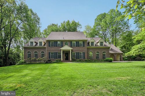 2 Bittersweet Dr, WEST CHESTER, PA, 19382-7056 | Card Image