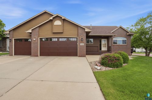3420 S Fernwood Ave, Sioux Falls, SD, 57110-6025 | Card Image
