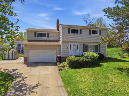 1876 Laurel Dr, Twinsburg, OH, 44087-1541 | Card Image