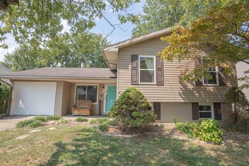 3212 Saratoga Dr, Evansville, IN, 47715-1560 | Card Image