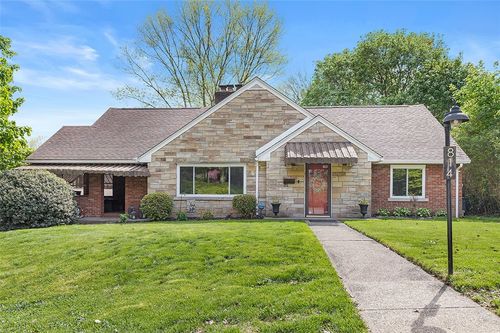814 Clara St, N Versailles, PA, 15137-1230 | Card Image