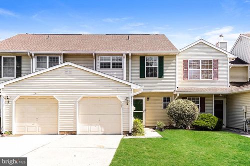 2 Salisbury Ct, BORDENTOWN, NJ, 08505-3136 | Card Image