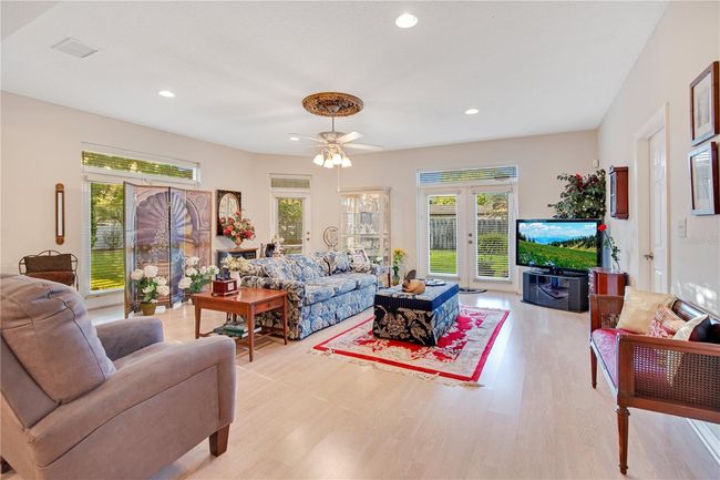 Over-sized family room | Image 32