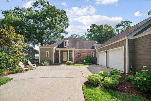 3009 Riverside Dr, Mobile, AL, 36605-3943 | Card Image