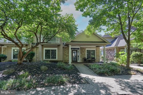 101 High Pointe Dr, Hummelstown, PA, 17036-8104 | Card Image