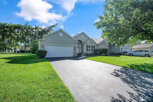 6586 Black Diamond Ln, Lambertville, MI, 48144-9584 | Card Image