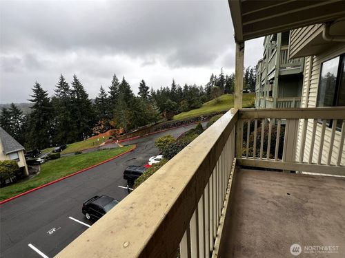 apt-i104-1735 W Sunn Fjord Ln, Bremerton, WA, 98312-5305 | Card Image