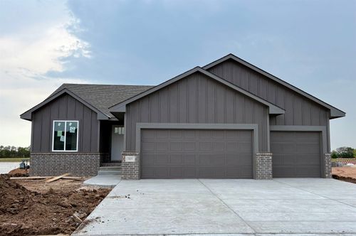 113 E Hickam St, Derby, KS, 67037-2322 | Card Image