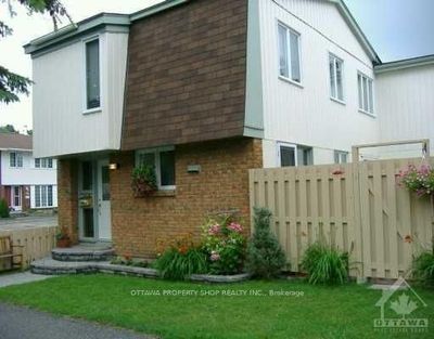 63 - 2063 Jasmine Cres, Condo with 4 bedrooms, 2 bathrooms and 1 parking in Ottawa ON | Image 1