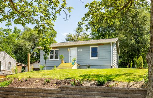 1311 E 33rd Court, Des Moines, IA, 50317 | Card Image