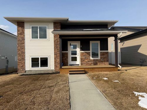 6 Metcalf Way, Lacombe, AB, T4L0J8 | Card Image