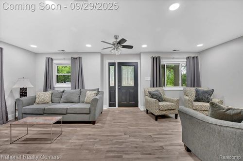 2464 Allerton Rd, Auburn Hills, MI, 48326-2508 | Card Image