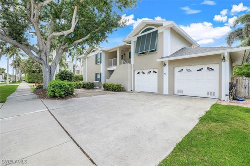 820 3rd St S, Naples, FL, 34102-6834 | Card Image