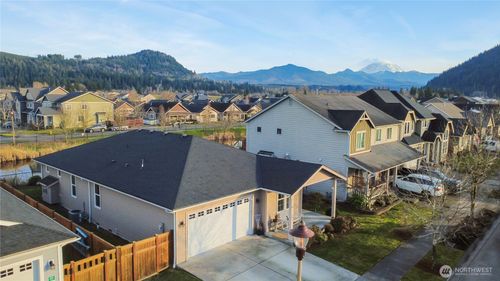 385 Bruhn Ln N, Enumclaw, WA, 98022-9309 | Card Image