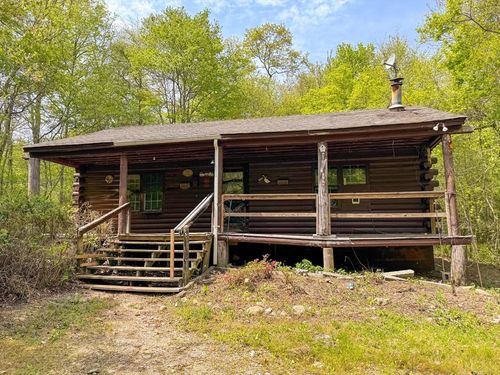 2891 S County Trl, West Kingston, RI, 02892-1806 | Card Image