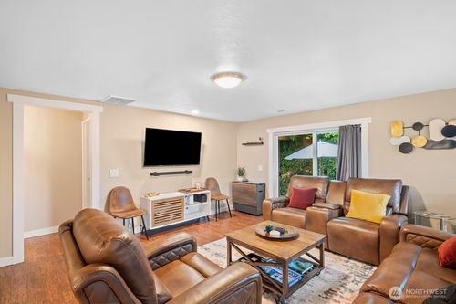 9810 Ne 3rd St, Vancouver, WA, 98664-3958 | Card Image
