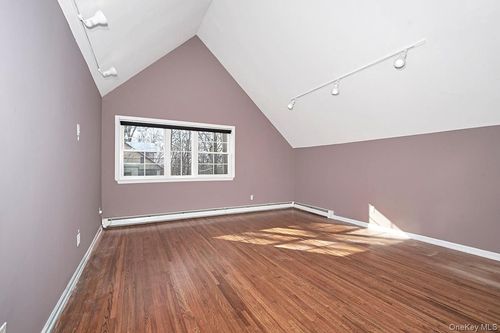 50 Custis Ave, White Plains, NY, 10603-1703 | Card Image