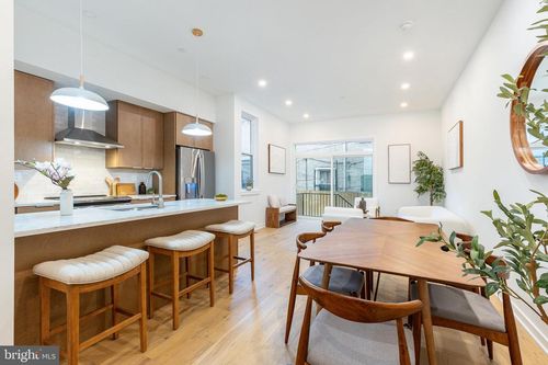 apt-2-903 Corinthian Ave, PHILADELPHIA, PA, 19130-1487 | Card Image