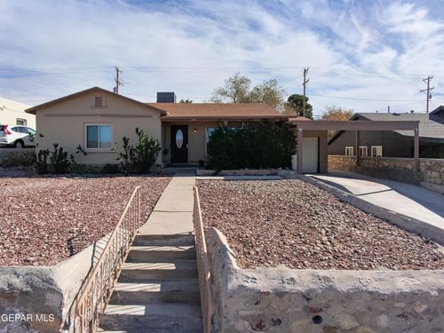 3324 N Stanton St, El Paso, TX, 79902-2010 | Card Image