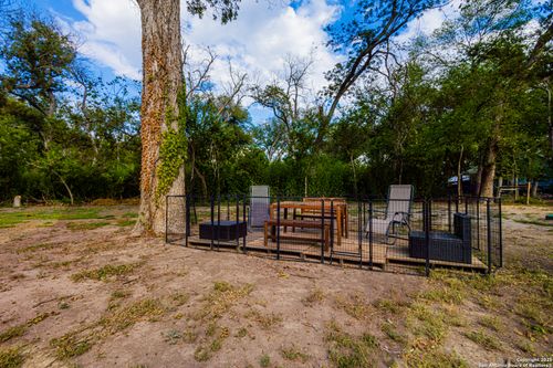 111 Tabler Dr, Seguin, TX, 78155-3064 | Card Image