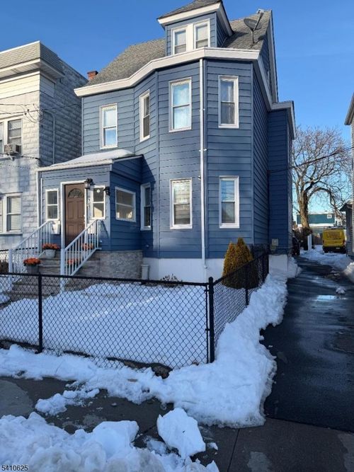 7 Kling St, West Orange, NJ, 07052-5510 | Card Image