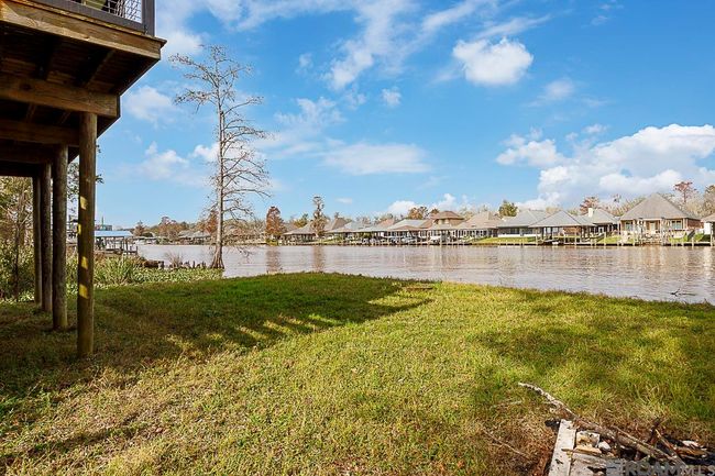 21260 Diversion Canal Rd, House other with 2 bedrooms, 2 bathrooms and null parking in Maurepas LA | Image 21