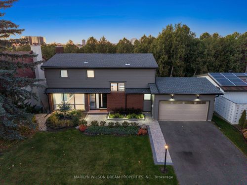 33 Commanche Dr, Nepean, ON, K2E6E8 | Card Image