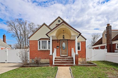 230 S King Street, Hempstead, NY, 11003 | Card Image