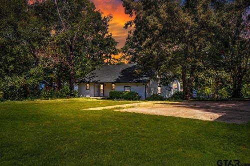 20009 Southside Cir, Winona, TX, 75792-6739 | Card Image