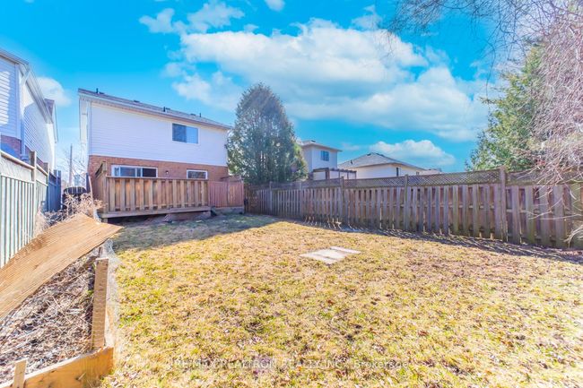 1891 Dalhousie Cres, House other with 4 bedrooms, 3 bathrooms and 1 parking in Oshawa ON | Image 32