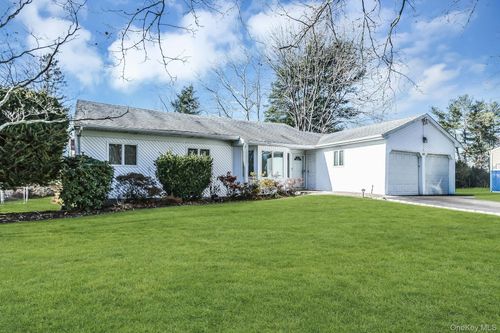 45 Verleye Ave, East Northport, NY, 11731-5822 | Card Image