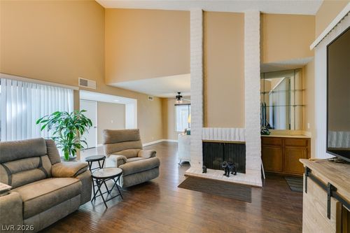 4647 Madreperla Street, Las Vegas, NV, 89121 | Card Image