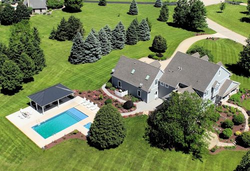 5021 Sherwood Ct, Burlington, WI, 53105-6919 | Card Image