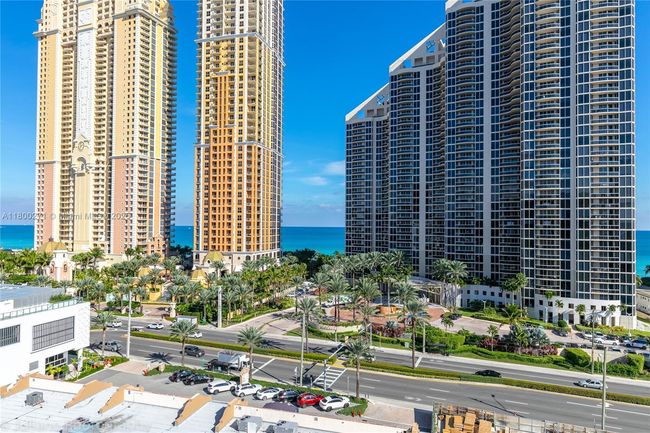 APT-1005 - 17555 Atlantic Blvd, Condo with 2 bedrooms, 2 bathrooms and null parking in Sunny Isles Beach FL | Image 24