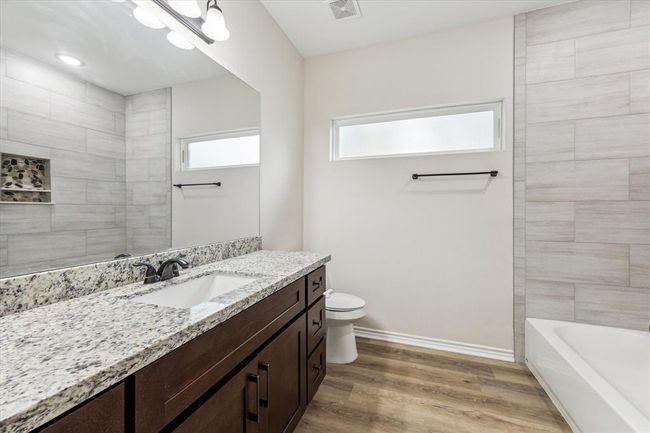 Secondary Bathroom | Image 15