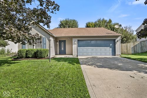 140 Meadow Glen Dr, Avon, IN, 46123-7784 | Card Image