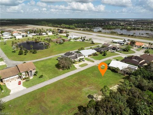 33-4085 Skyway Dr, NAPLES, FL, 34112-2922 | Card Image