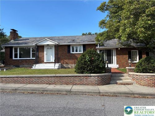 303 N 9th St, Bangor, PA, 18013-1628 | Card Image