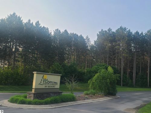 6100 Larson Rd Sw, South Boardman, MI, 49680-9746 | Card Image