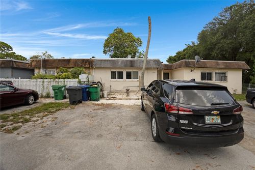 3956 Nw 207th Street Rd, Miami Gardens, FL, 33055-1143 | Card Image
